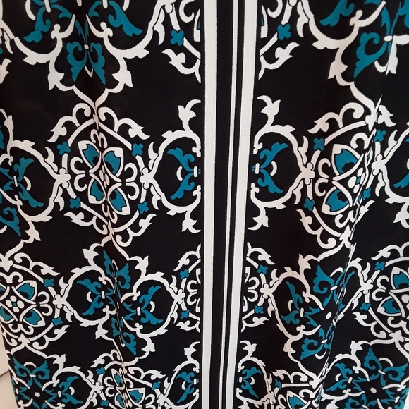 Signature Camryn Dress - Picture 6 of 8